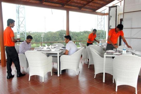 Mak Hotel Bangalore Ngoại thất bức ảnh